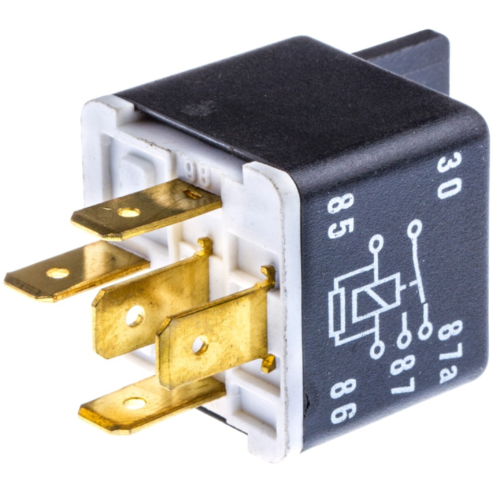 Relay in the group  at Gräsklipparbutiken (5321097-48)