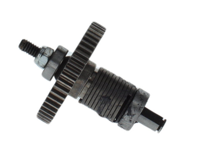 Output shaft in the group at Gräsklipparbutiken (5471436-01)