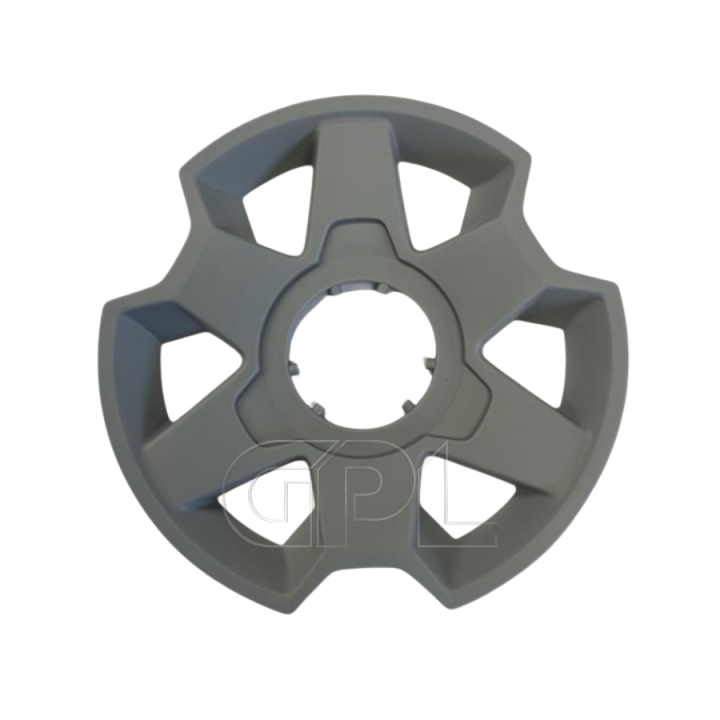 Hubcap in the group at Gräsklipparbutiken (5887521-01)