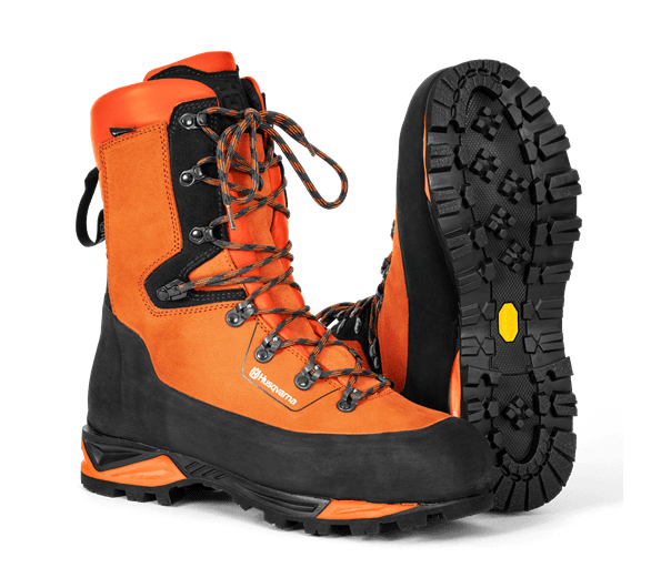 Saw protection boots Husqvarna Technical, 42 in the group Forest and Garden Products / Husqvarna Protective clothing/equipment / Protective Boots at Gräsklipparbutiken (5976592-42)