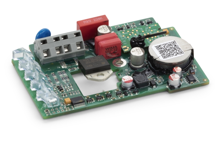 Printed circuit board w/ defect in the group  at Gräsklipparbutiken (5987372-05)
