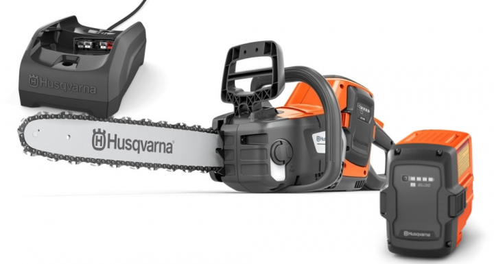 Husqvarna 240i with Bli30 & C80 in the group Forest and Garden Products / Husqvarna Chain saws / Battery Chainsaws at Gräsklipparbutiken (9706011-07)