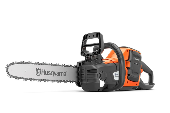 Husqvarna 230i battery chainsaw with battery and charger in the group Forest and Garden Products / Husqvarna Chain saws / Battery Chainsaws at Gräsklipparbutiken (9708383-06)