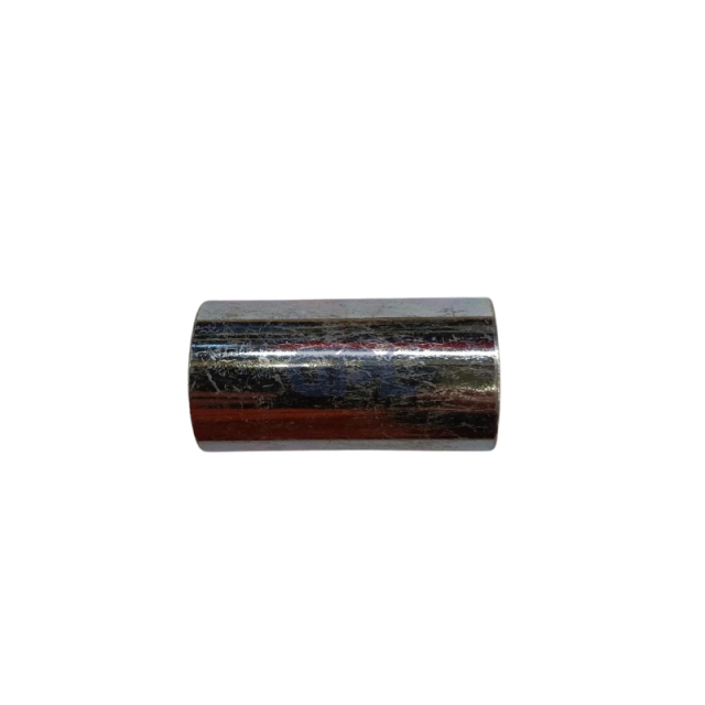 Distance sleeve