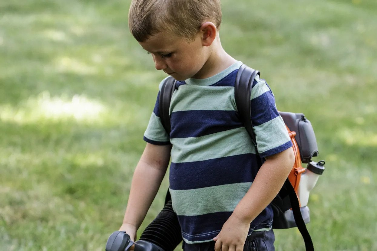 Husqvarna Toy Leaf Blower 150BT