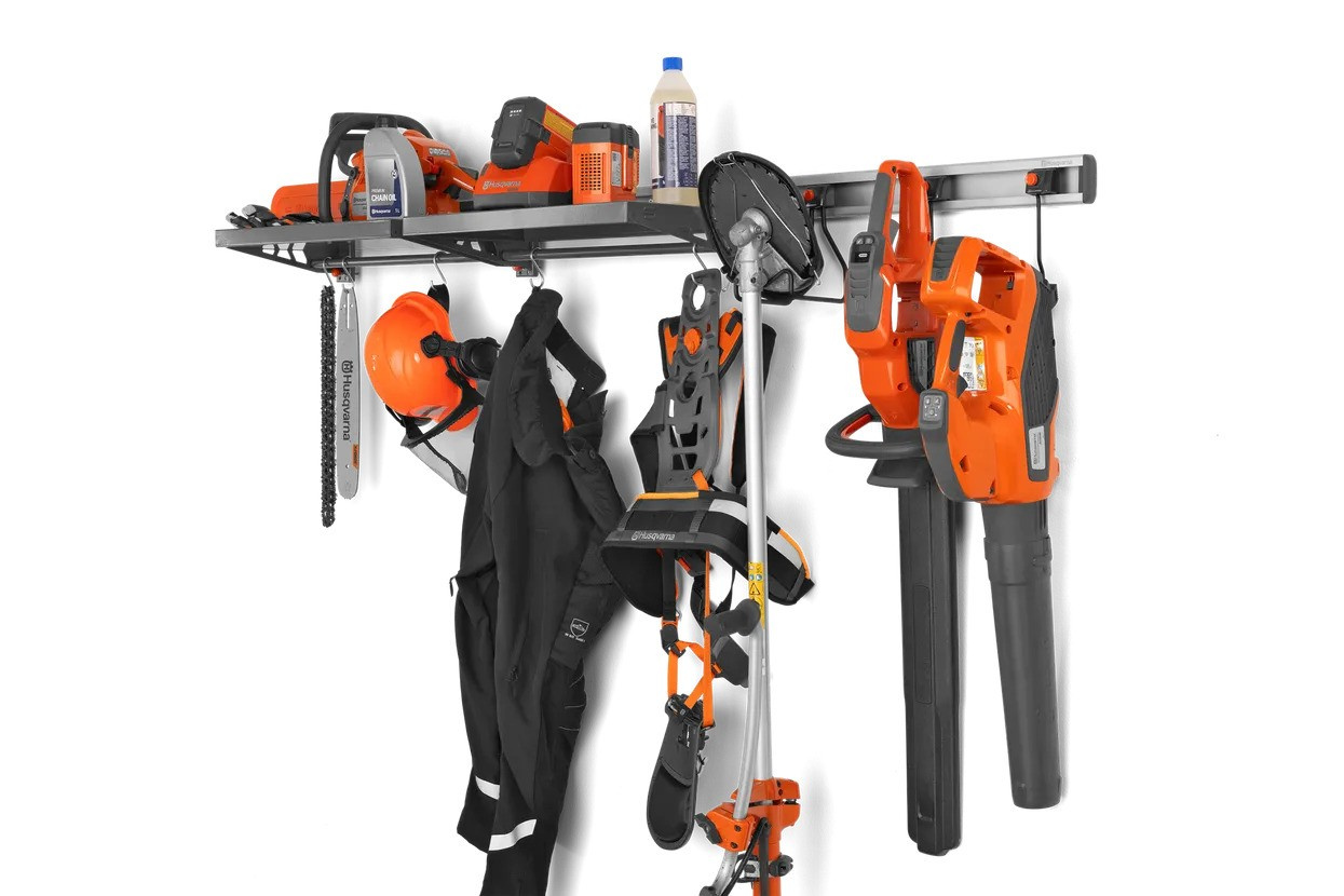 Storage hook, keyhole