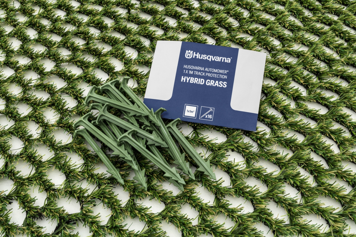 Husqvarna Automower® hybrid turf 2 x 10 m