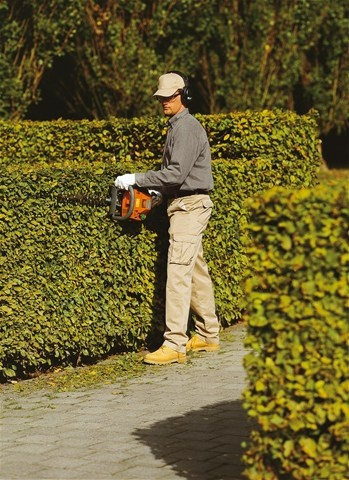 Husqvarna 122HD60 Hedge trimmer