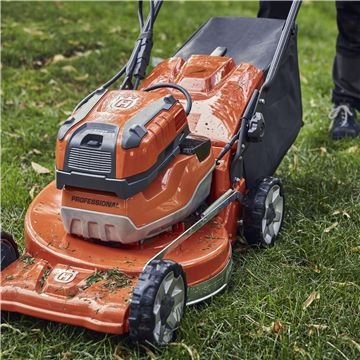 Husqvarna LC 551iV Battery Lawn Mower