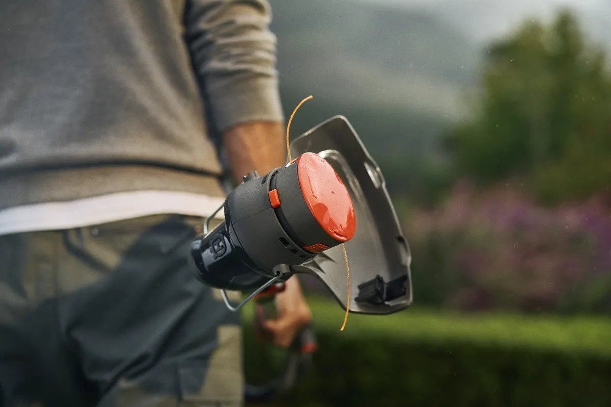 Husqvarna Aspire™ T28 with battery(B45 2.5Ah) and charger