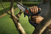 Husqvarna Aspire™ P5 with battery and charger