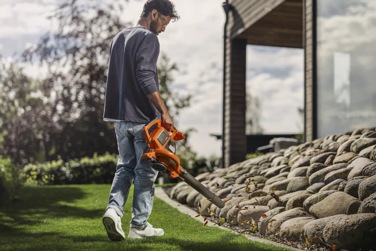 Husqvarna 120iBV Battery Leaf Blower