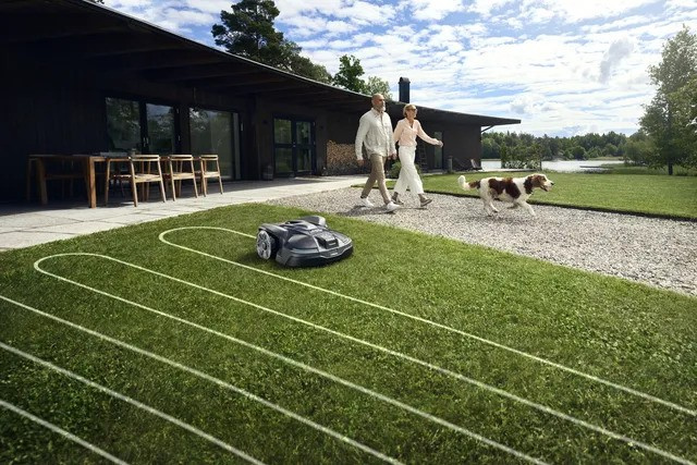 Husqvarna Automower® 310E Nera with wire free technology