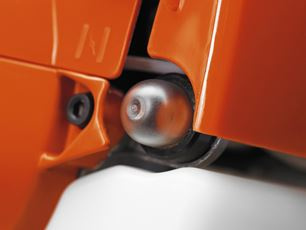 Husqvarna 122R Brushcutter