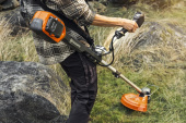 Husqvarna 220iR Battery Brushcutter Husqvarna 220iR Battery Brushcutter