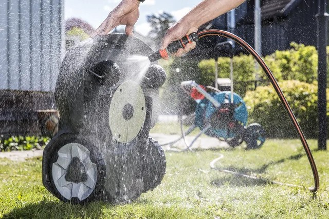 Husqvarna Automower® 305E Nera Robotic Lawn Mower