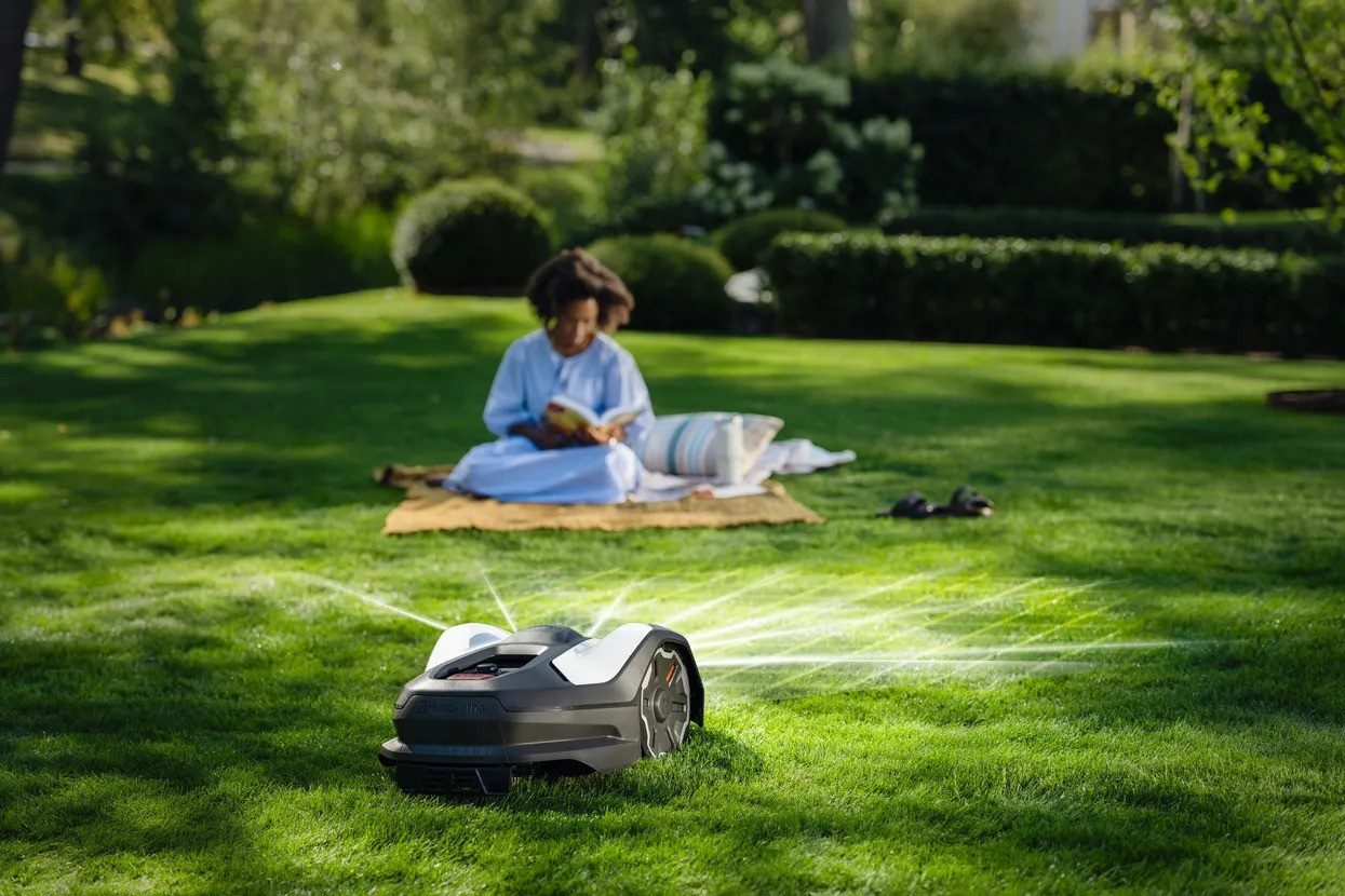 Husqvarna Automower® 410VE Nera Robotic Lawn Mower