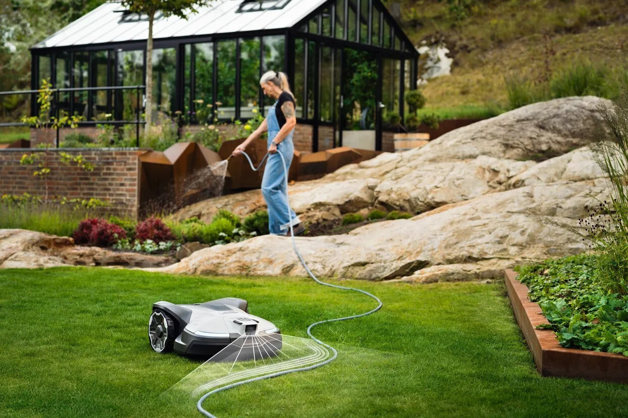 Husqvarna Automower® 430V Nera Robotic Lawn Mower