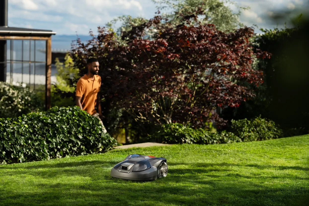 Husqvarna Automower® Aspire™ R6V Robotic Lawn Mower