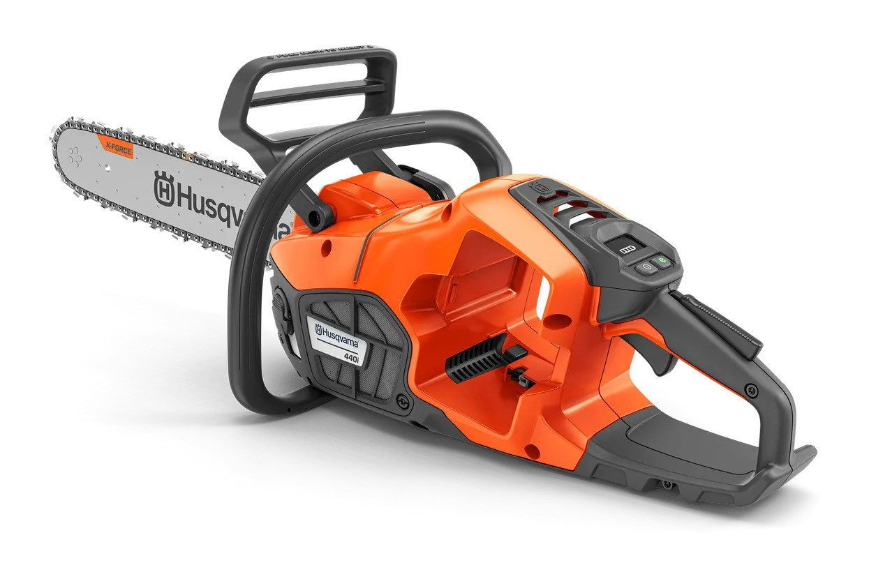 Husqvarna 440i battery chainsaw with battery and charger